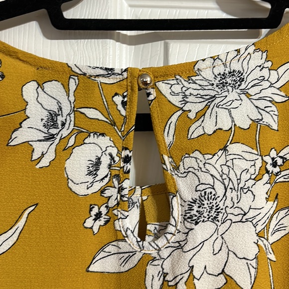 ZENOBIA NWT Mustard Yellow Short Sleeve Floral Blouse Shirts Elastic Waist 1X - Picture 7 of 7